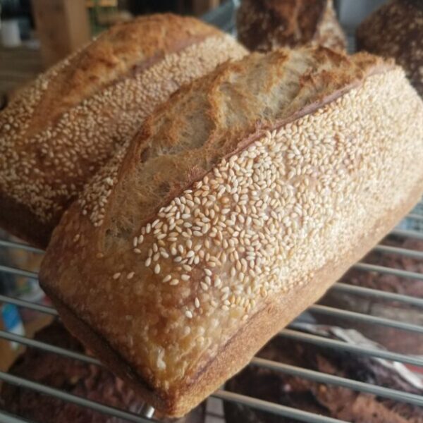 Pain sandwich au levain et sésame